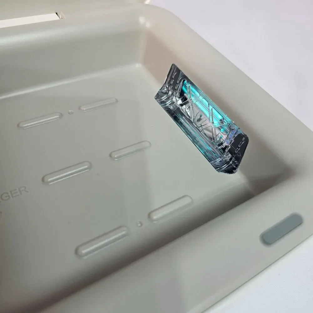 Samsung UV Sanitizer Box Wireless Charger Phone Sterilizer White UV-C